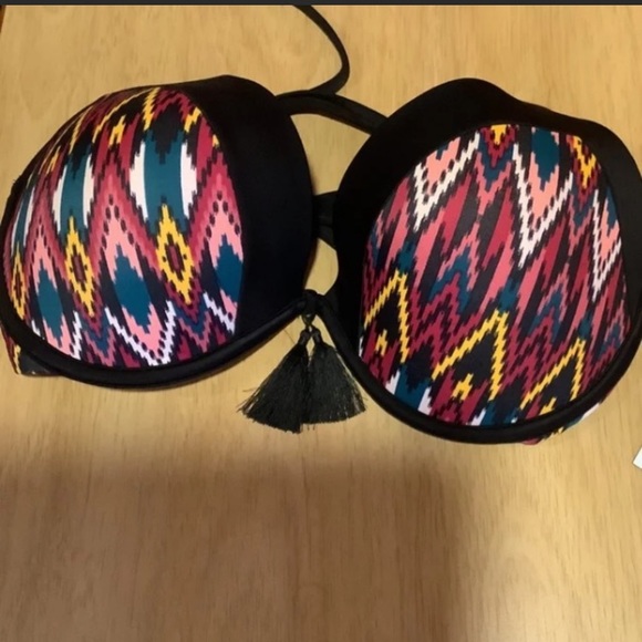 Shade & Shore Other - Shade & Shore Black IKAT Print Swim Top Size 36D